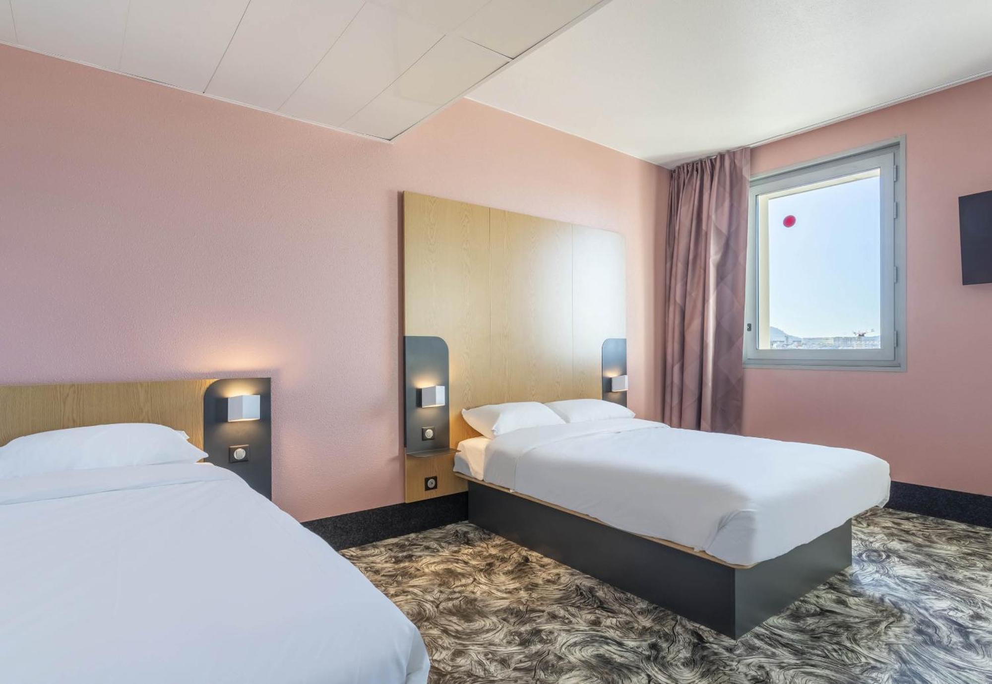 Les Ports Hotel Marseille